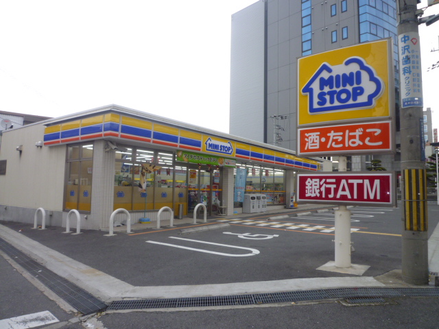 Convenience store. MINISTOP Takaidahondori store up (convenience store) 360m