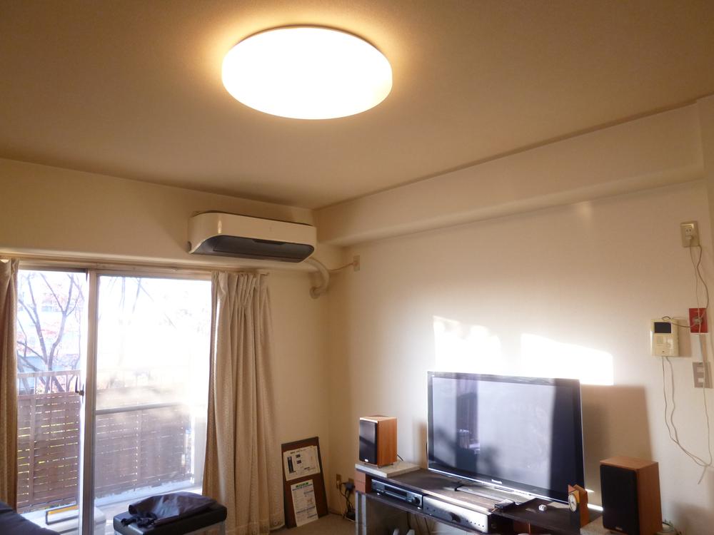 Living. Indoor (11 May 2013) Shooting  ※ Fixtures are not included in the sale price