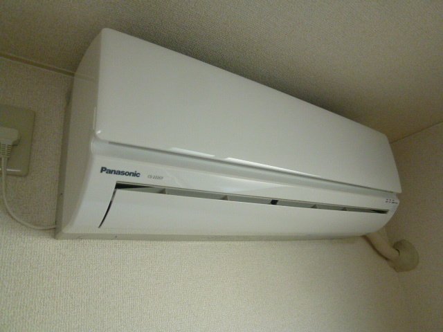 Other Equipment. Air conditioning is equipped with 1 groups. 