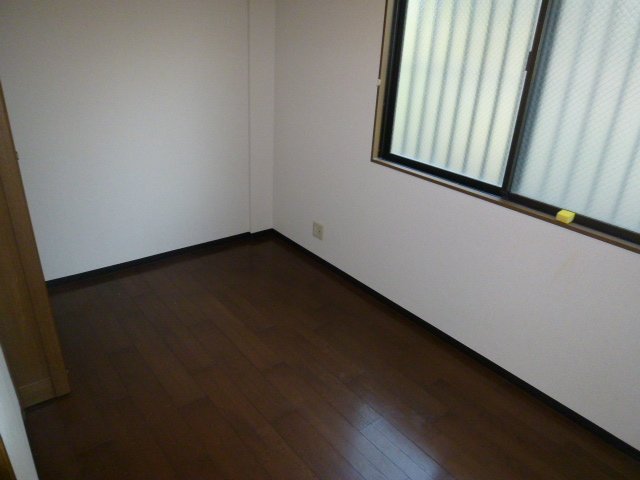 Other room space. In front of the Western-style room is a den or nursery, Perfect for the bedroom