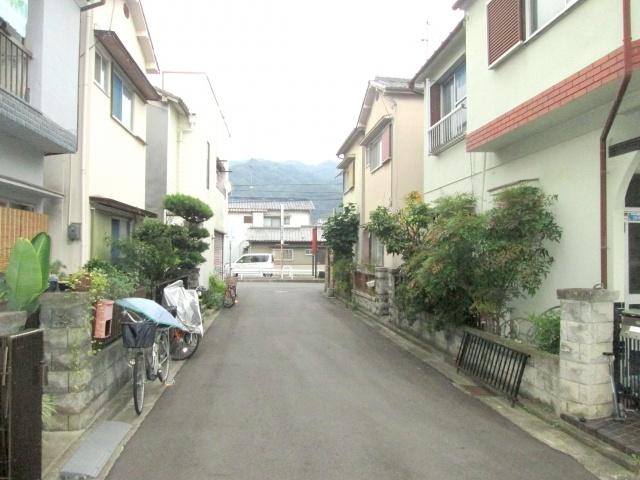 Local photos, including front road. You can immediately guidance per vacant house