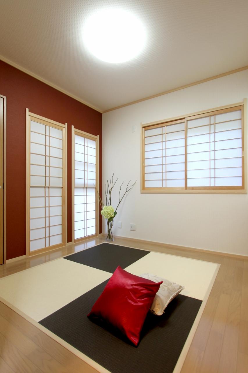 Non-living room.  ■ Japanese-style room Space of soft light is inserted sum to Shoji over