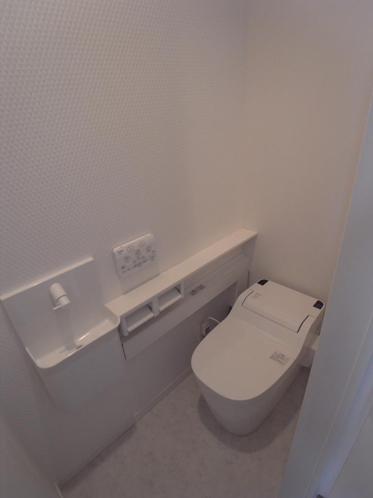 Same specifications photos (Other introspection). Even toilet, Space to settle in the fashionable.