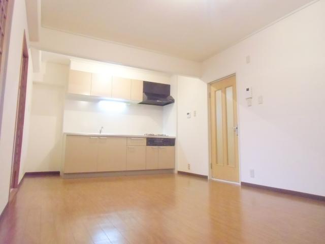 Living. It is living spacious