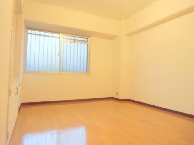 Non-living room. Western-style 7.5 Pledge