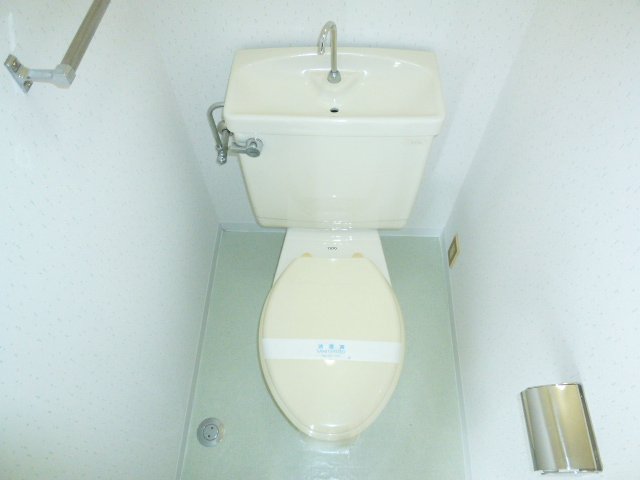 Toilet. Washlet is possible installation!