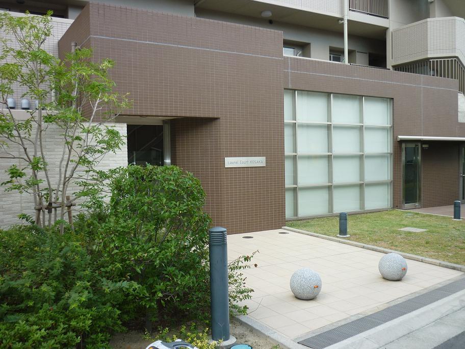 Entrance. Common areas