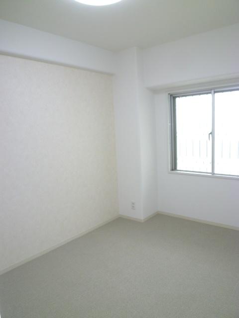 Non-living room. Indoor (10 May 2013) Shooting