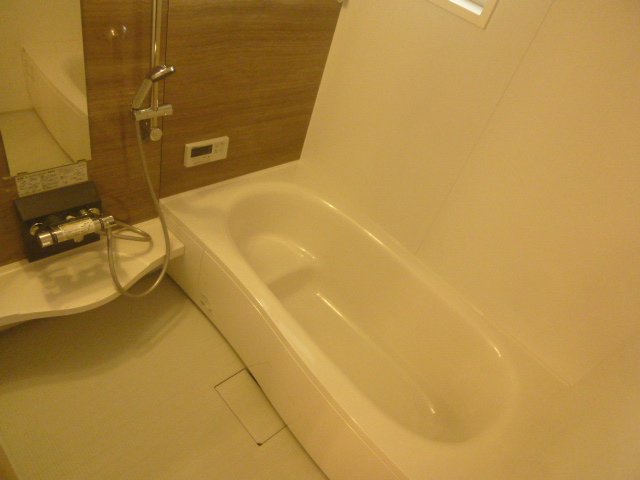 Bath. Some 1 tsubo is a bathtub. 