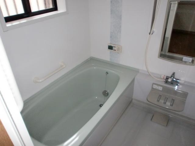 Bathroom.  ■ It is with bathroom drying heating dryer