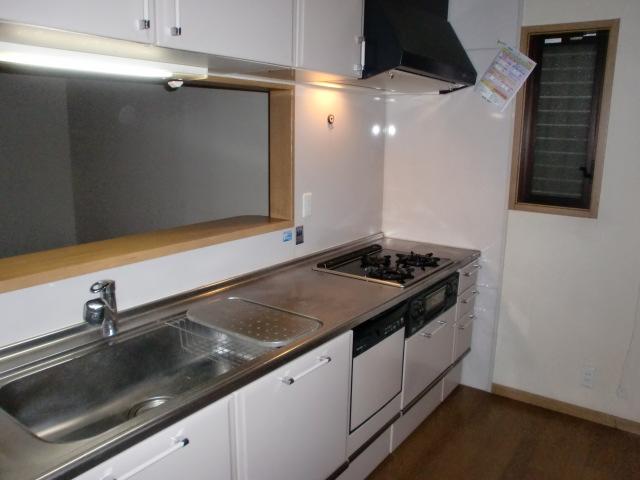 Kitchen. ■ System kitchen