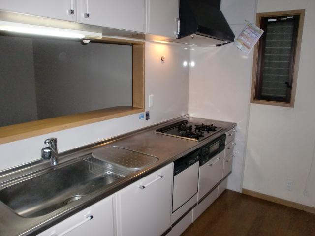 Kitchen.  ■ System kitchen