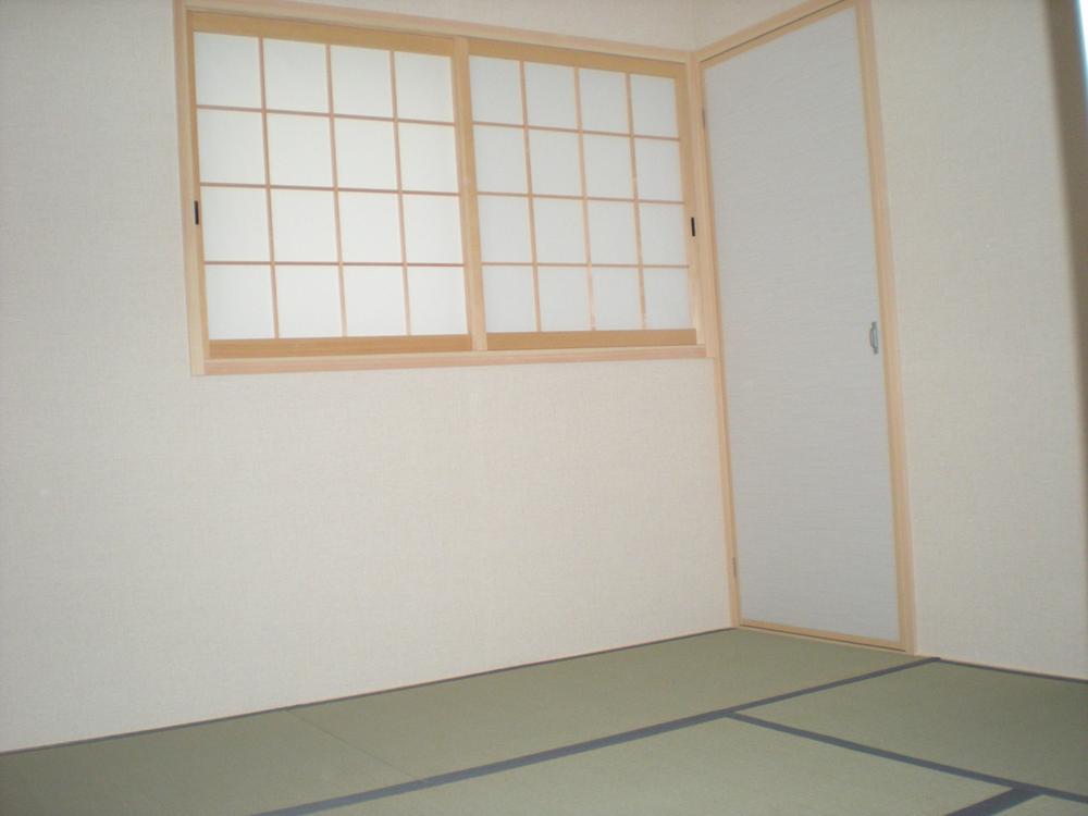 Non-living room. There is also a calm Japanese-style room (No. 1 destination ・ No. 3 place ・ No. 4 locations)