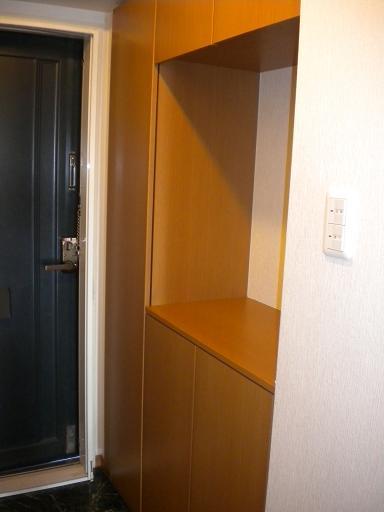 Entrance. Local (12 May 2013) Shooting