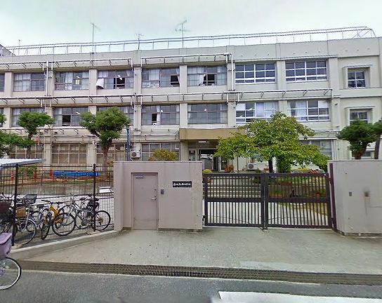 Junior high school. Higashi-Osaka City Museum of Mito 300m up to junior high school