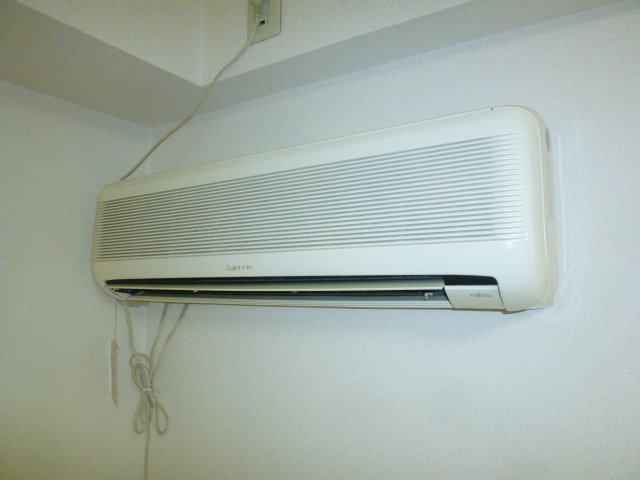 Other Equipment. Air conditioning is equipped with 1 groups. 