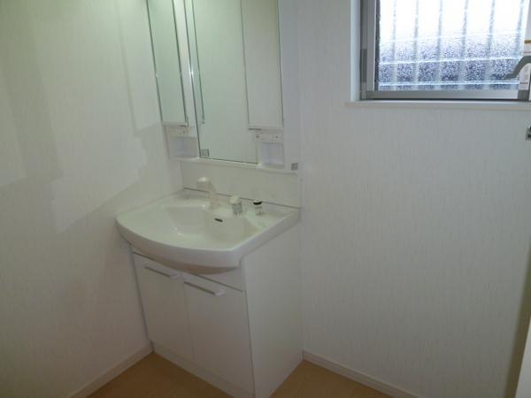 Wash basin, toilet. Fine basin space will produce a clear