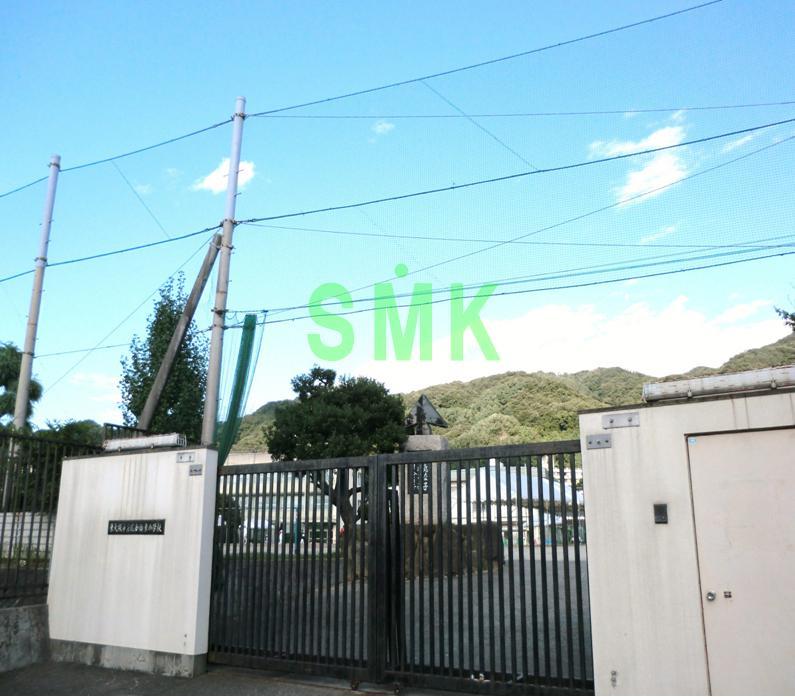 Primary school. Higashi-Osaka Tatsuana building 衙東 600m up to elementary school