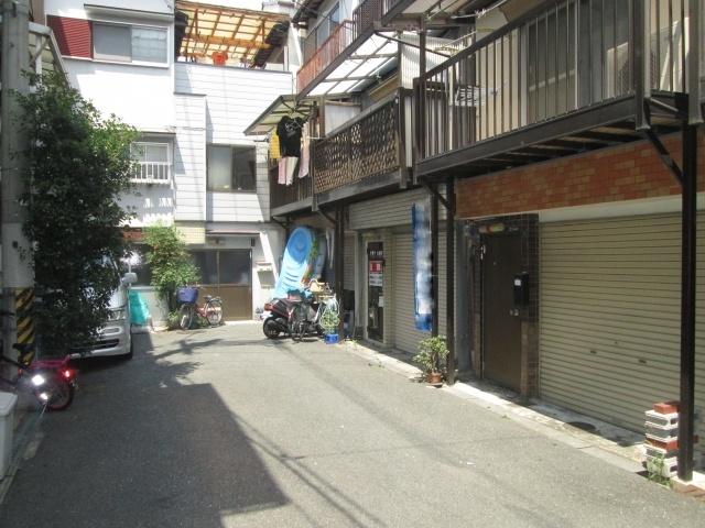 Local appearance photo. Three-story ☆ Is a floor plan of 3DK