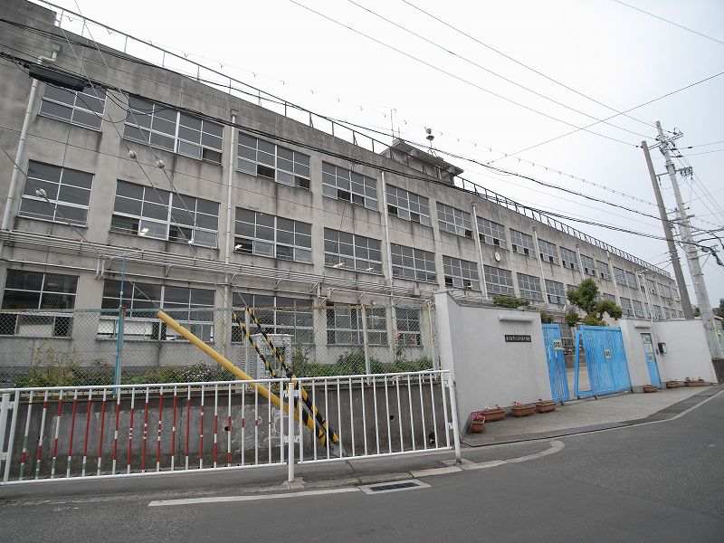 Primary school. 521m to the Higashi-Osaka Municipal Konoike Higashi elementary school (elementary school)