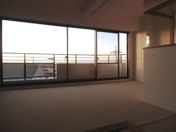 Living. Family gather living ☆