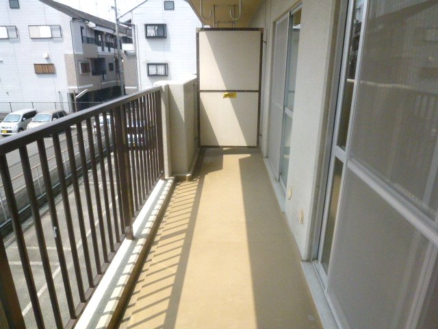 Balcony. You will be out of the Japanese-style and Western-style is to balcony. 