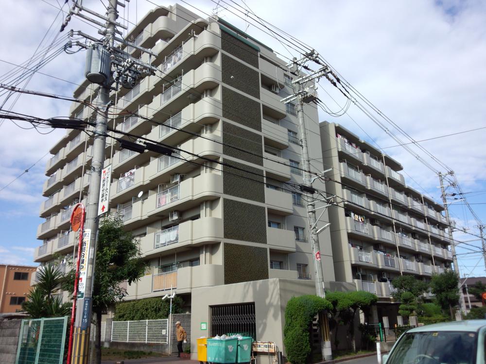 Local appearance photo. Local (11 May 2013) Shooting