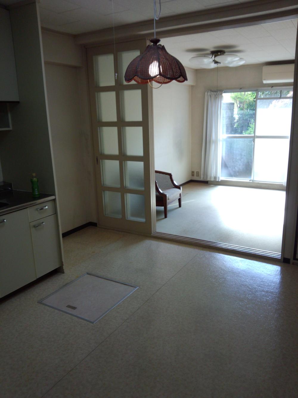 Non-living room. Indoor (11 May 2013) Shooting