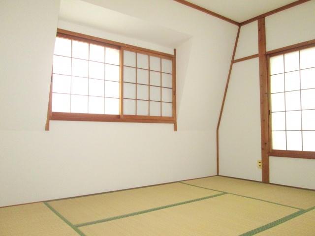 Non-living room. Bright Japanese-style room