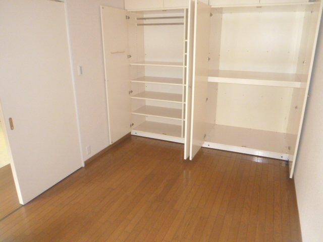 Living and room. 5.3 is the Pledge of Western-style. Storage There are also a lot. 