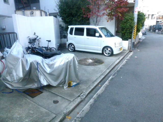 Parking lot. Plane parking ・ Bike shelter. 