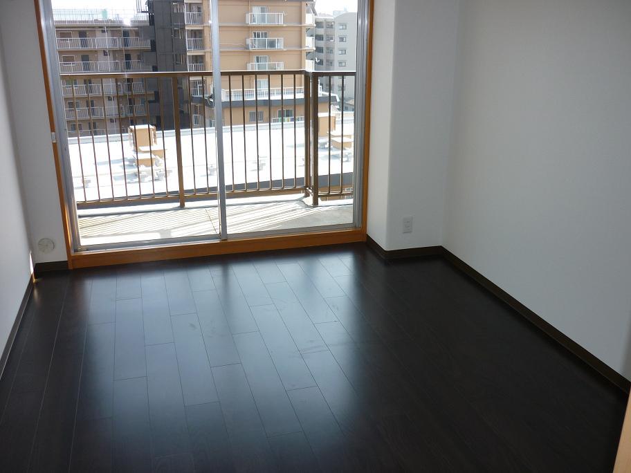 Non-living room. Indoor (11 May 2013) Shooting