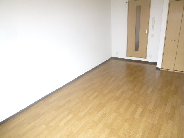 Other room space. It is very wide.