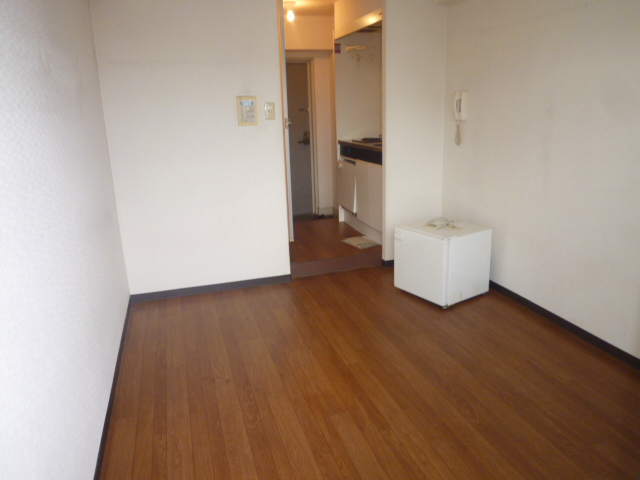 Other room space. Clean floor of flooring tone
