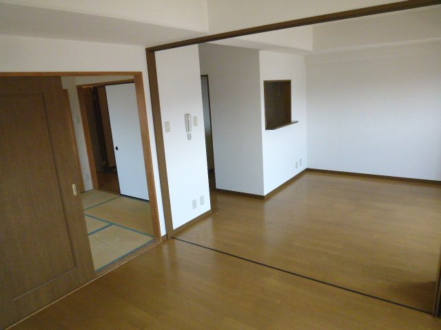 Living and room. You can use spacious you open the partition. 