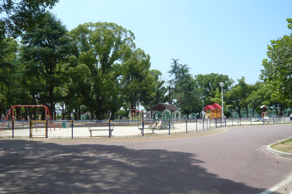 park. 1466m to KANAOKA park