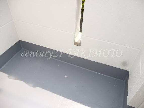 Balcony. Spacious balcony! !