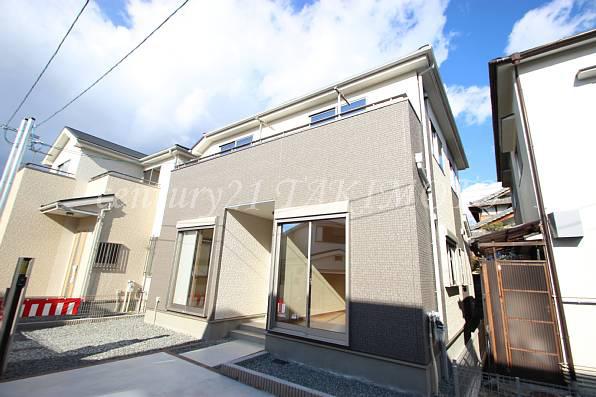 Local appearance photo. Spacious living space! !