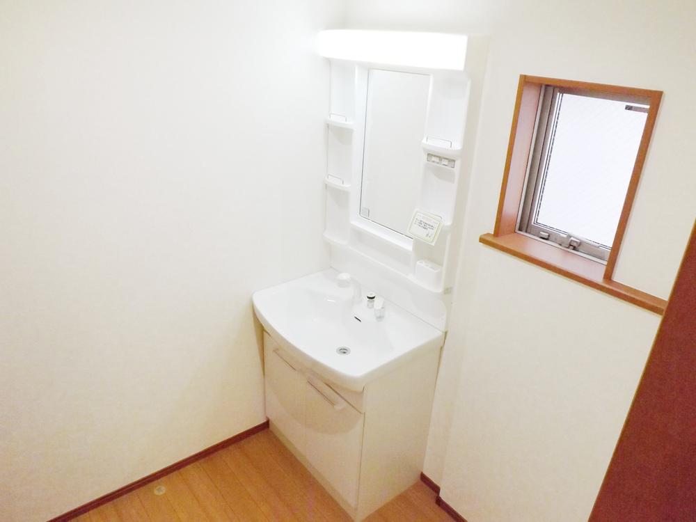 Other Equipment. With hand shower! Cleansing also shampoo happy!