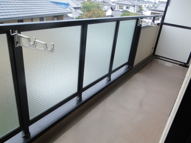 Balcony. Laundry is also dry and crisp on the south-facing! 