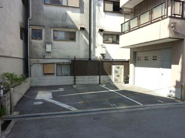 Parking lot