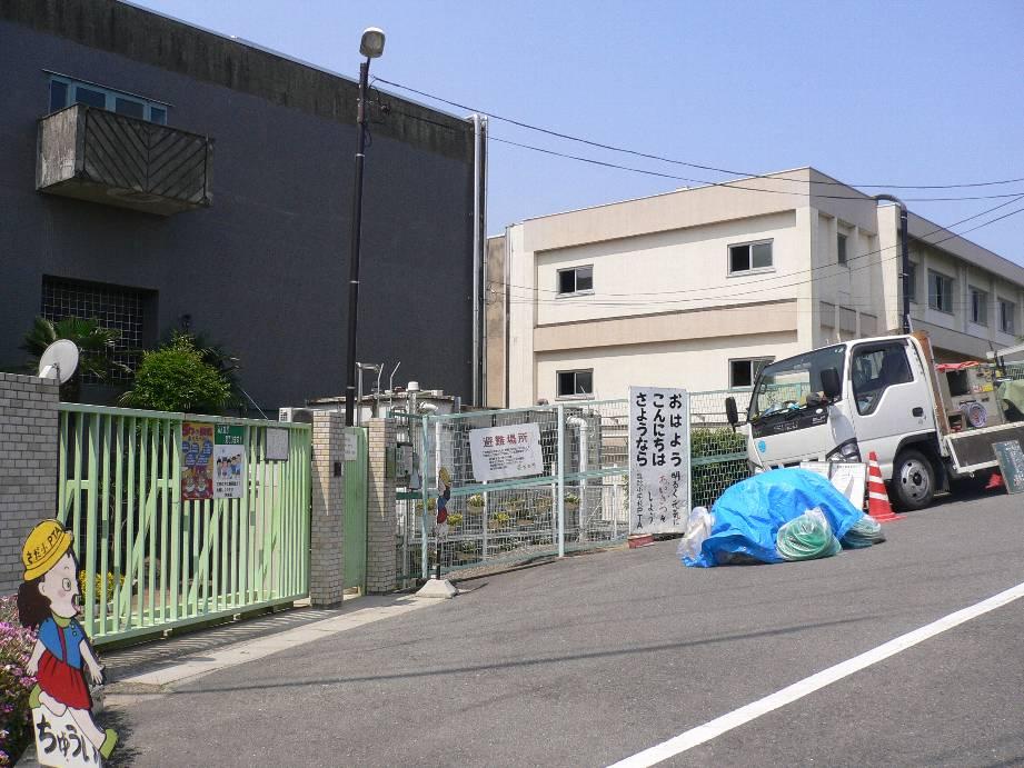 Primary school. Hirakata City Sada to elementary school 427m