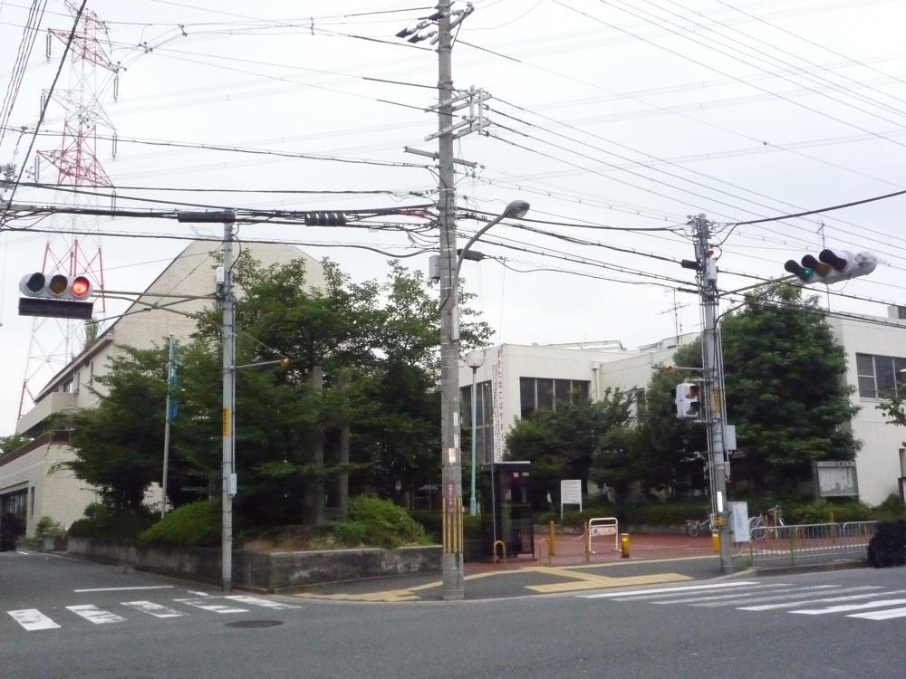 Government office. Hirakata 1110m City Hall until the branch office (government office)