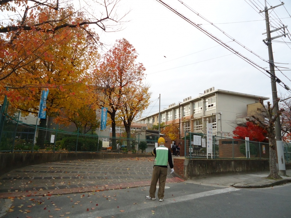 Primary school. Hirakata until Municipal Yamada Elementary School (Elementary School) 296m