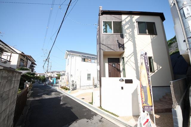 Local photos, including front road. 2013 October shooting Car is almost pass not residential areas.