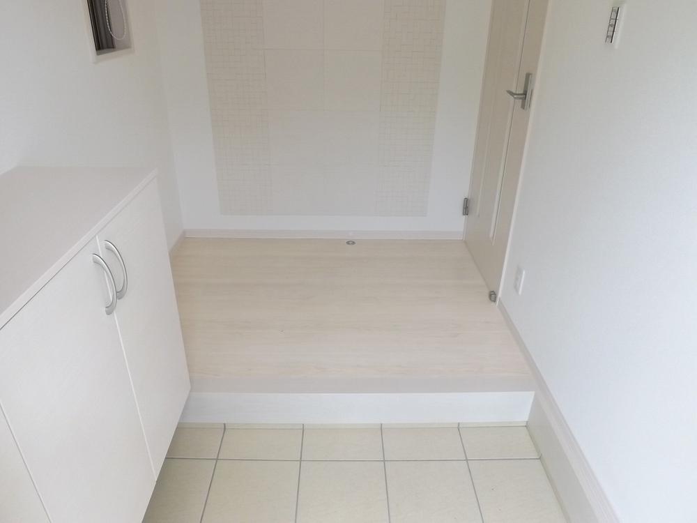 Entrance. Local photos (entrance)