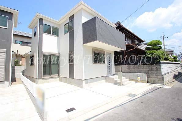 Local appearance photo. Use a strong siding board to dirt on the outer wall!