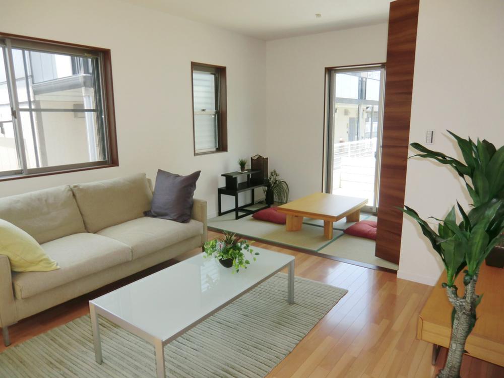 Same specifications photos (living). Our construction cases