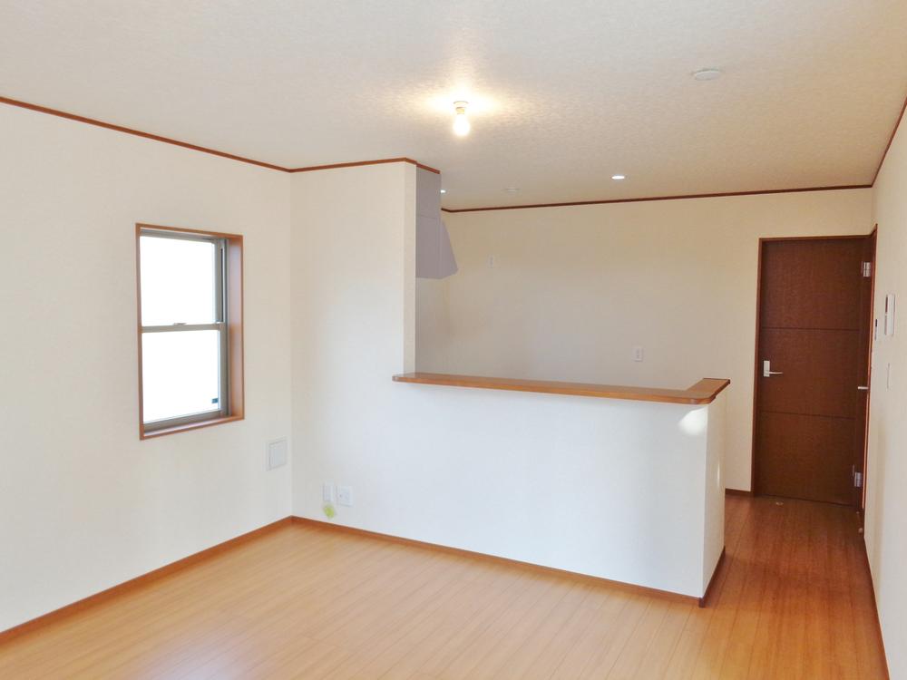 Same specifications photos (living)