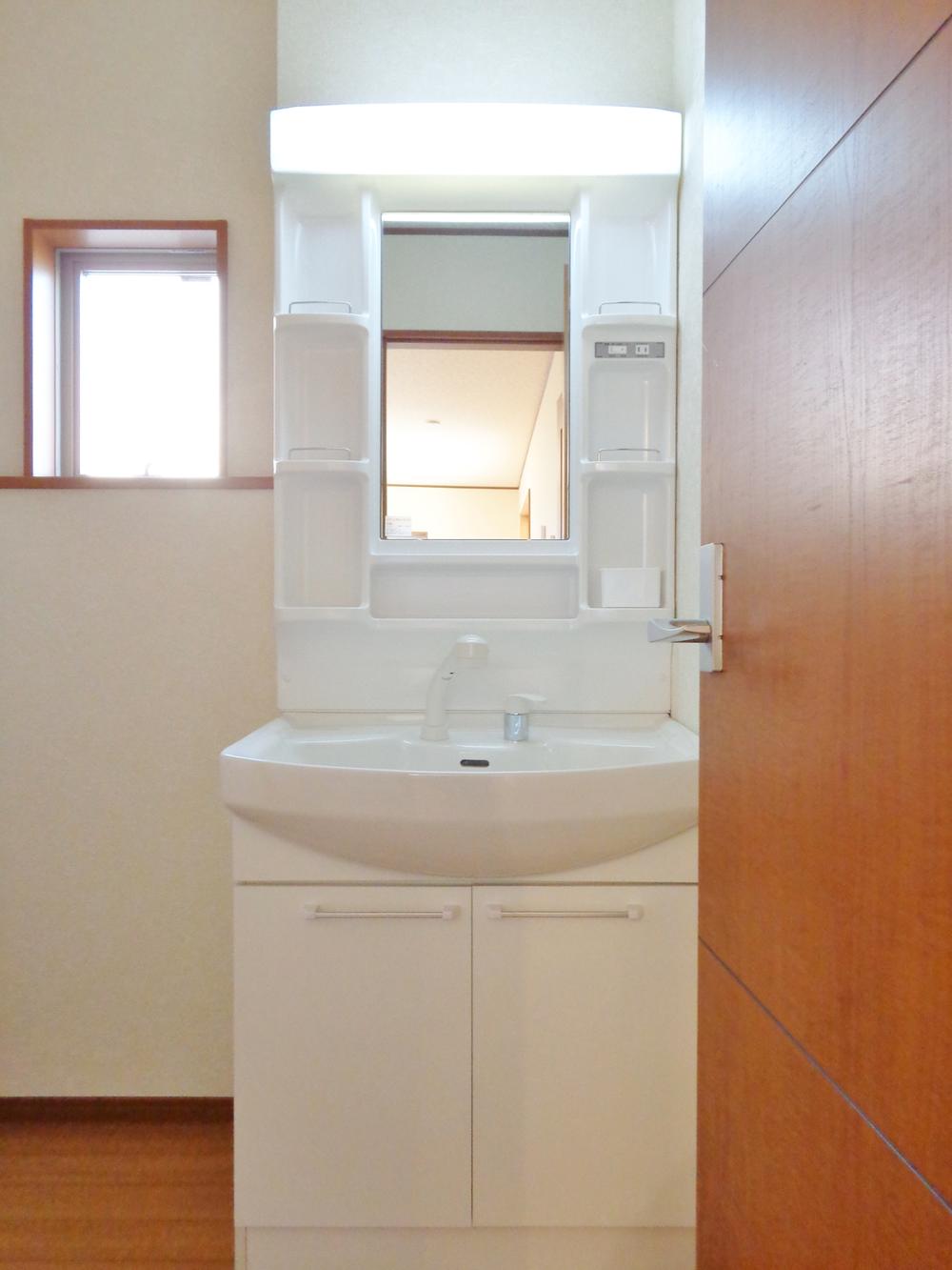 Same specifications photos (Other introspection). Wash